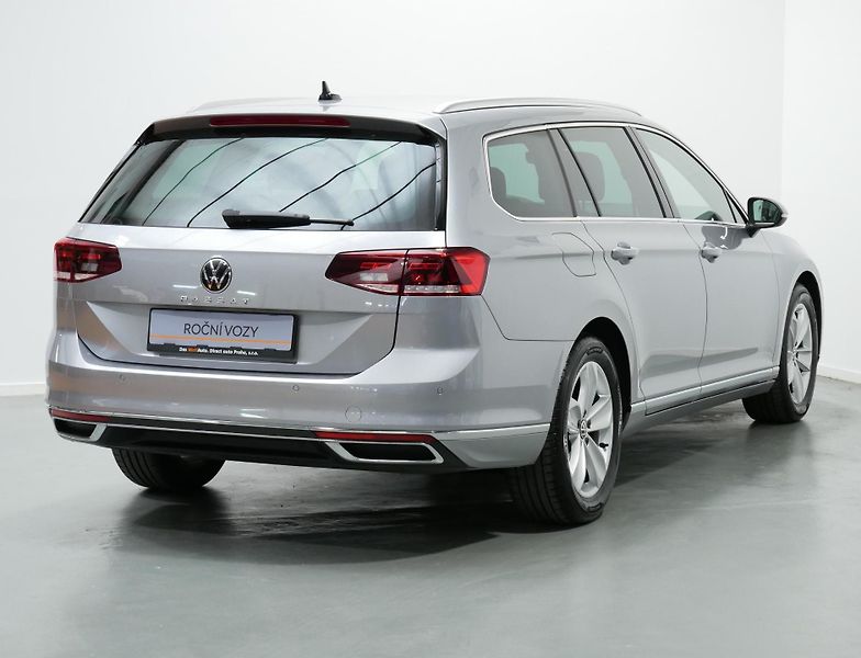 Volkswagen Passat - fotka 2 z 25