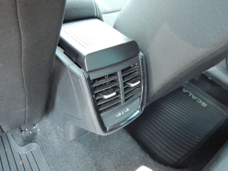 Škoda Scala (2022) 1.5TSi,110kw,AMB+,ČR,1.majitel - fotka 41 z 43