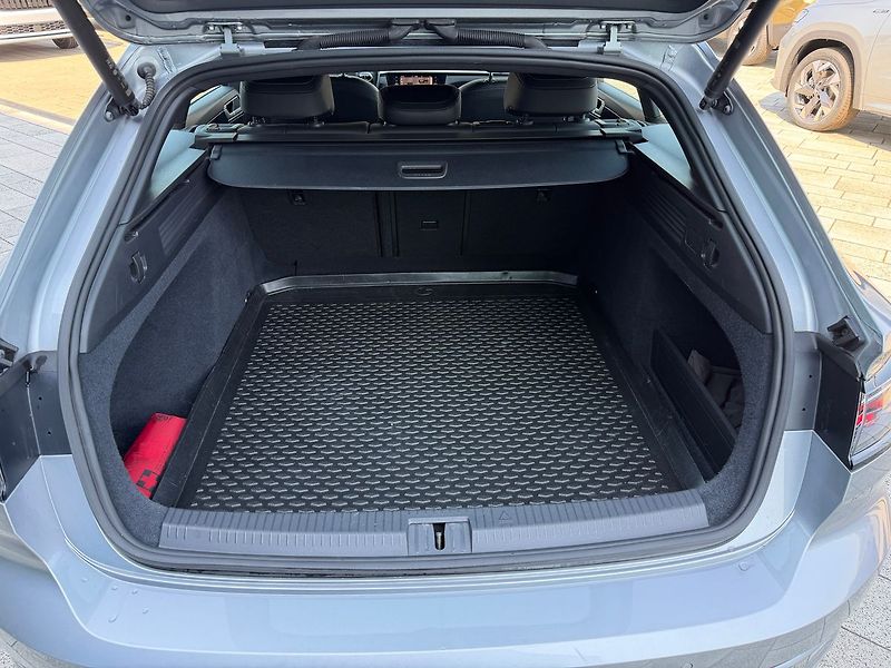 Volkswagen Arteon Shooting Brake R-line  2,0TDI 147kW Tažné Zár - fotka 15 z 17