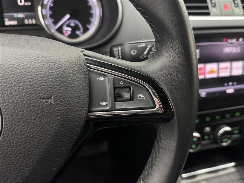 Škoda Octavia 2,0 LED STYLE NAVI KEYLESS CZ - fotka 12 z 42