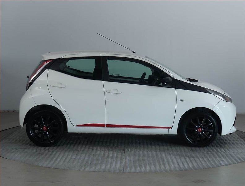Toyota Aygo (2018) 1.0 VVT-i, Serv.kniha - fotka 6 z 18