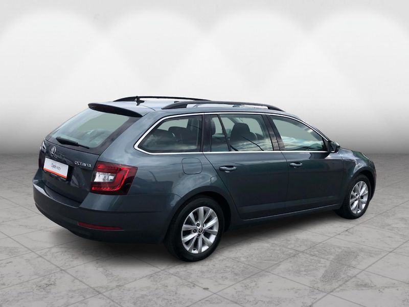 Škoda Octavia COMBI 1.6 TDi STYLE - fotka 2 z 30
