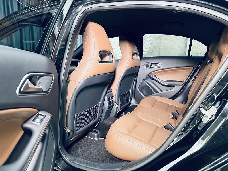Mercedes-Benz Třídy A (2016) 180D*KAMERA*KEYLESS - fotka 35 z 39