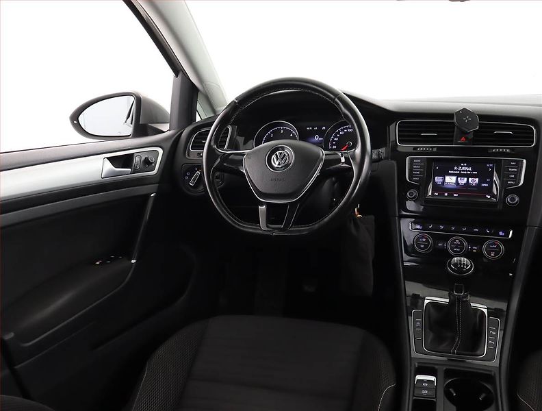 Volkswagen Golf (2015) 2.0 TDI, Navi, Park. senzory - fotka 7 z 19