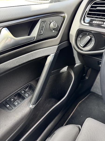 Volkswagen Golf Variant (2019) - fotka 24 z 28