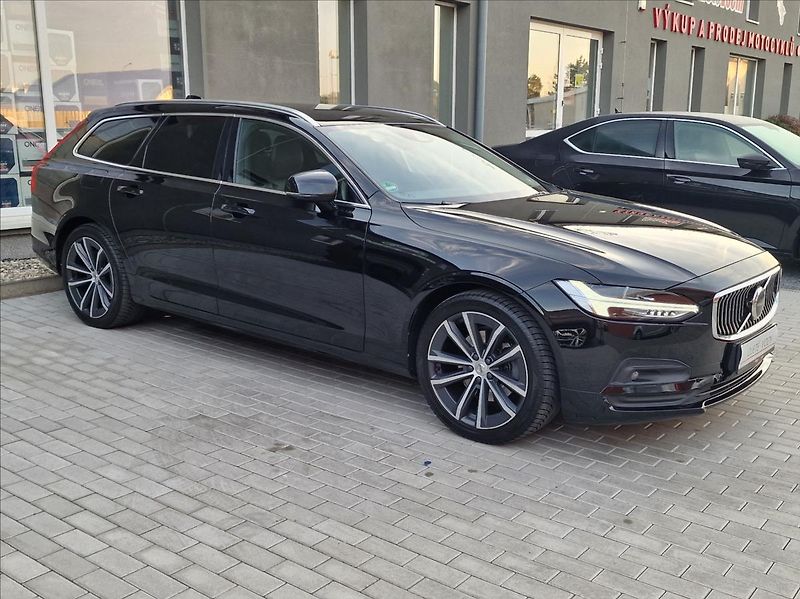 Volvo V90 B4 AWD Momentum Pro Auto,1Maj - fotka 2 z 50