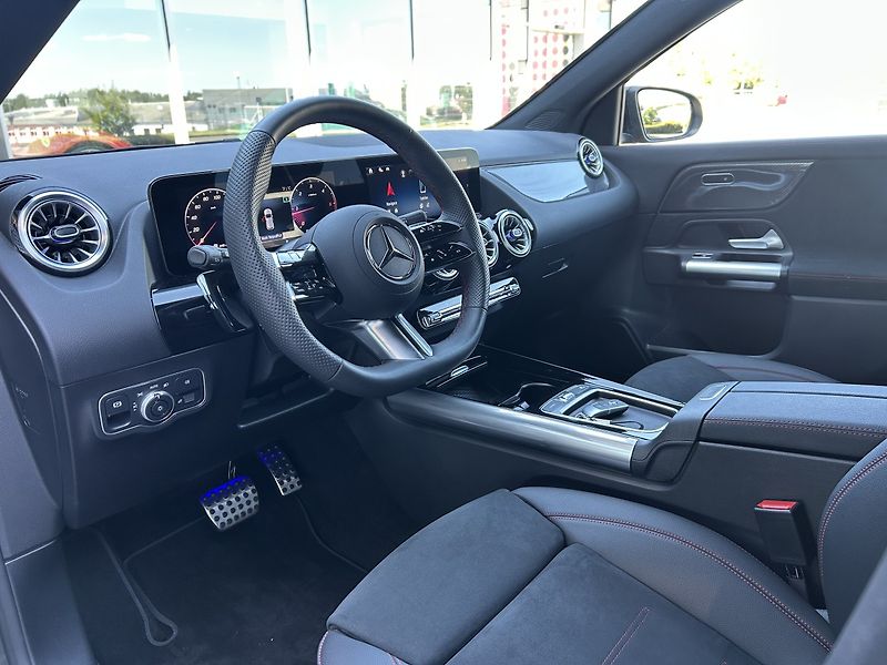Mercedes-Benz GLA 200d 4MATIC AMG Style Edition - fotka 16 z 27