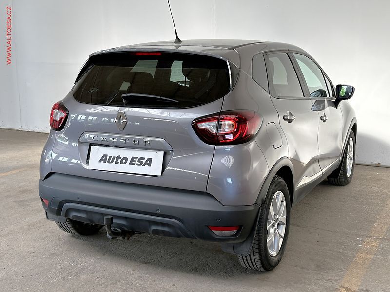 Renault Captur (2019) 1.3TCe, 1.maj,ČR, Klima - fotka 4 z 16