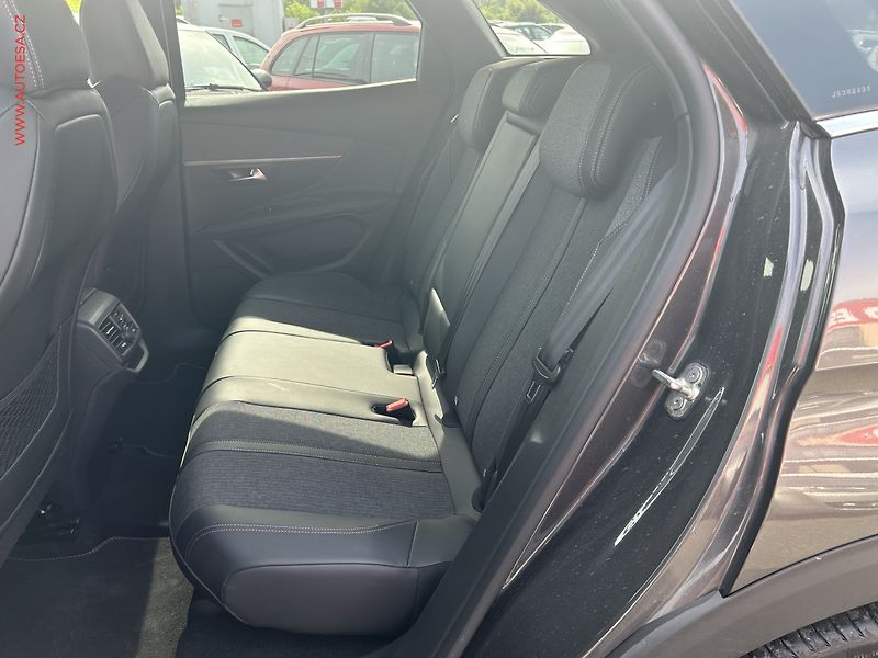 Peugeot 3008 (2018) 1.2 PT, GT Line - fotka 10 z 19
