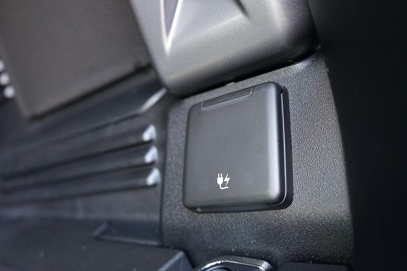 Land Rover Defender (2026) 110 X-Dynamic HSE P425     - fotka 33 z 37