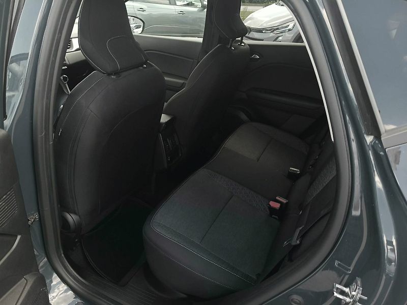 Renault Captur (2022) TCe 100 Zen - fotka 12 z 24
