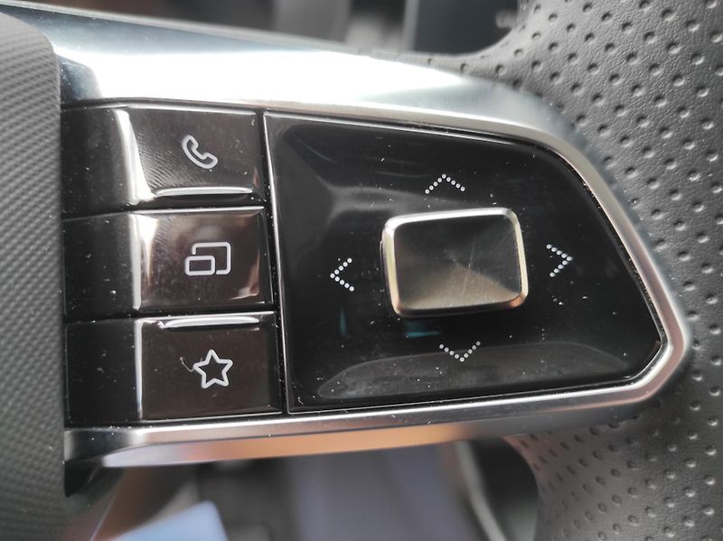 MG ZS 1,5 145kW Hybrid+ Essent AT TZ - fotka 18 z 41