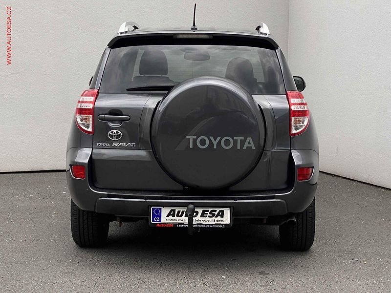 Toyota RAV4 (2010) 2.2D-4D 4x4, AC, výhřev sed. - fotka 5 z 19