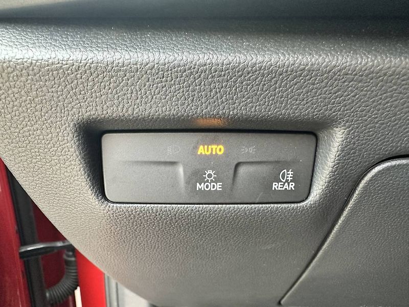 Škoda Superb Combi Selection 2.0TDI 110kW D - fotka 19 z 32