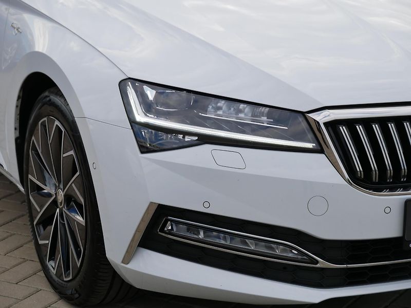 Škoda Superb - fotka 24 z 25