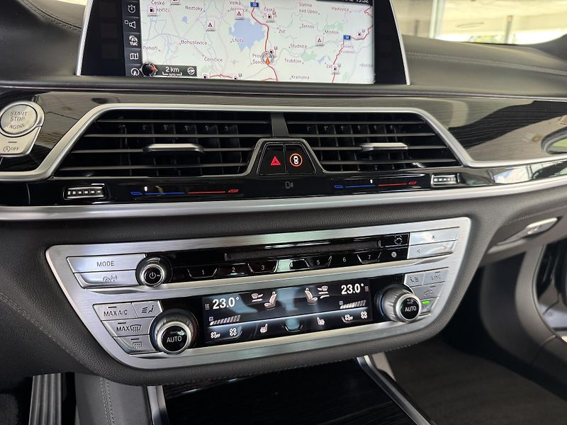BMW Řada 7 730d xDrive*Dověry*360°Kam*DPH - fotka 26 z 51