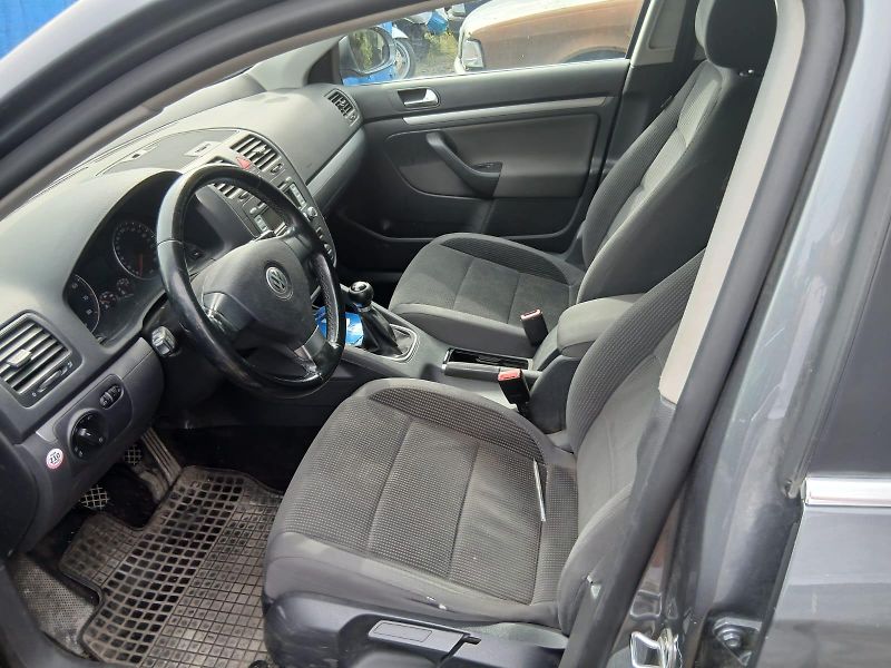 Volkswagen Golf 1.4TSI, točí, ale nechytne - fotka 9 z 16