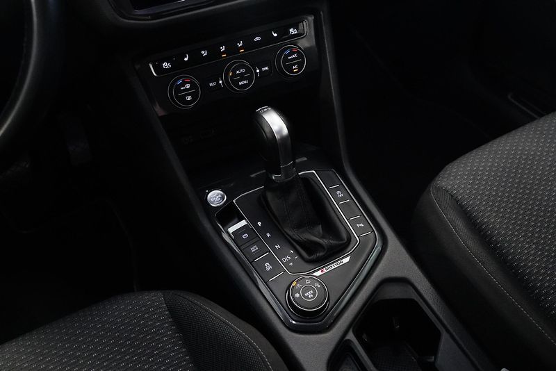 Volkswagen Tiguan - fotka 23 z 35
