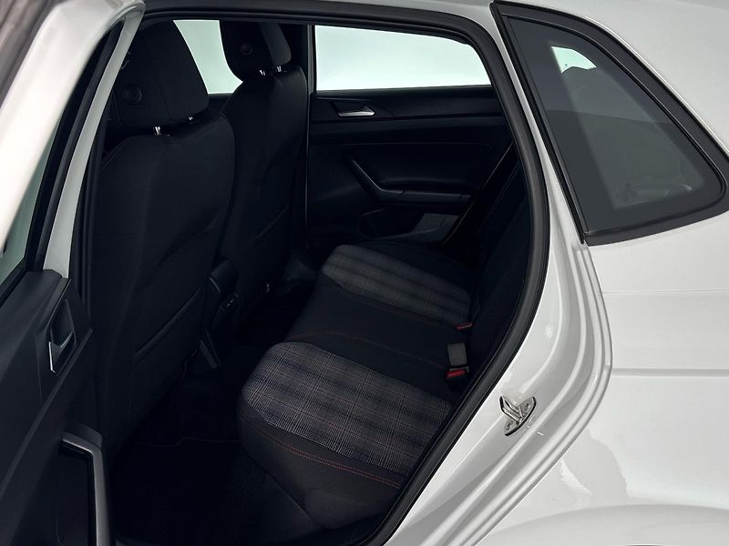 Volkswagen Polo GTI DSG - fotka 8 z 26