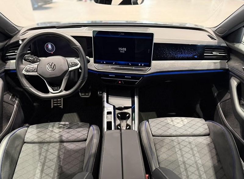 Volkswagen Passat Variant 2.0 TDI 4M R-Line Masáž HuD - fotka 12 z 22
