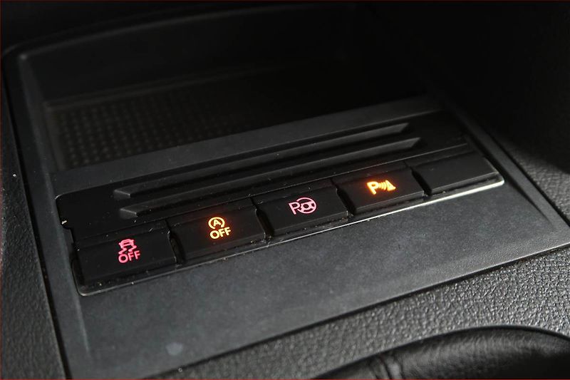 Volkswagen Touran (2011) 1.6 TDI, Tempomat - fotka 14 z 15