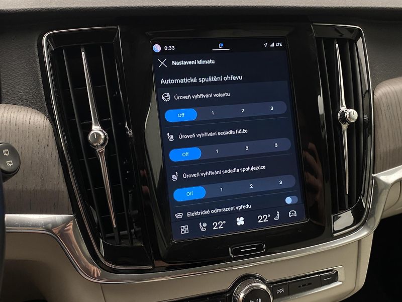 Volvo V90 CC B4 AWD CORE AUT CZ - fotka 36 z 52