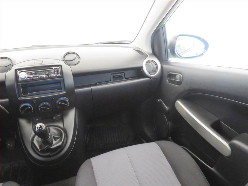 Mazda 2 (2008) 1.4 i, nová STK - fotka 8 z 13