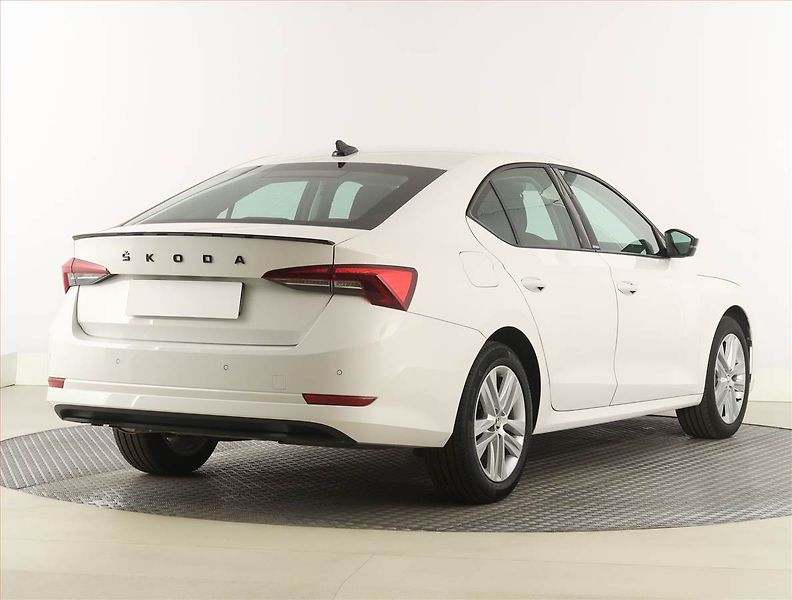 Škoda Octavia (2022) Ambition Plus 1.5 TSI - fotka 5 z 25
