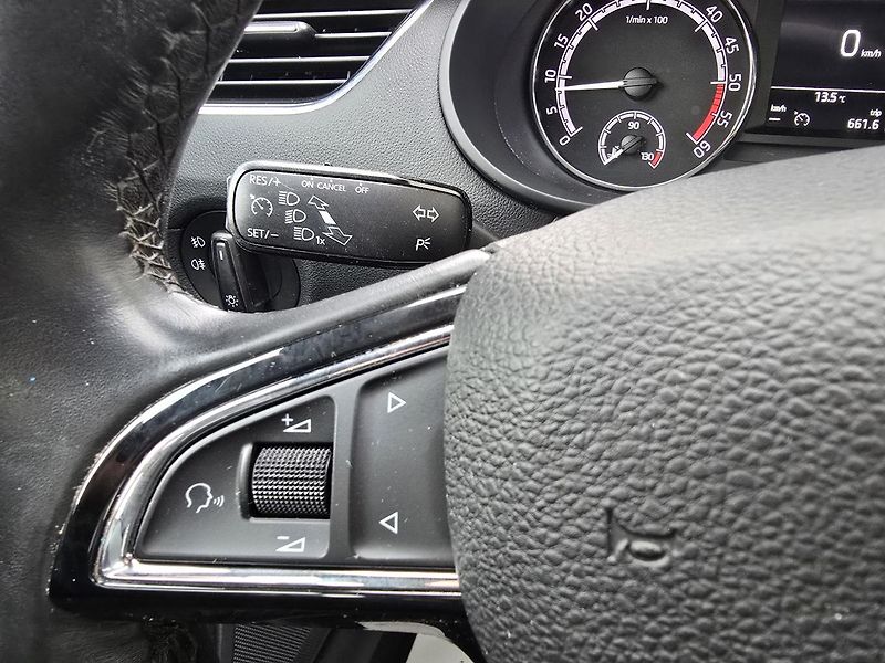 Škoda Octavia 1.6TDi STYLE LED DIGIKLIMA-DPH - fotka 22 z 33