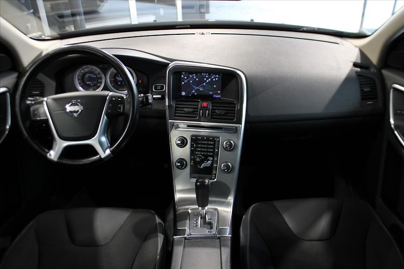 Volvo XC60 D3 AWD Polestar DPH/Tažné - fotka 11 z 26