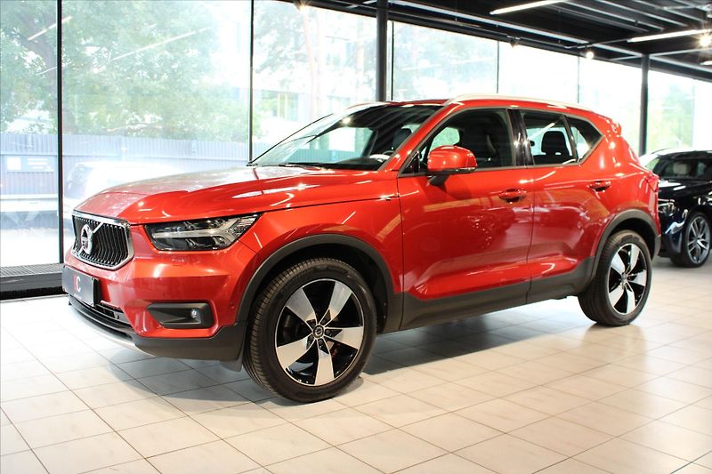 Volvo XC40 D4 AWD Momentum PilotAs/360°/P - fotka 3 z 32