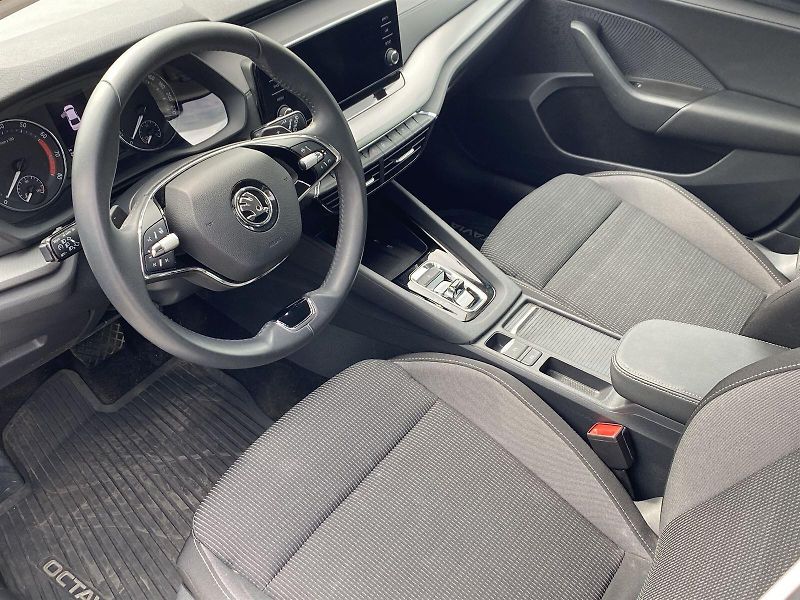Škoda Octavia (2024) 1.5 TSI M-HEV DSG Ambition - fotka 8 z 28