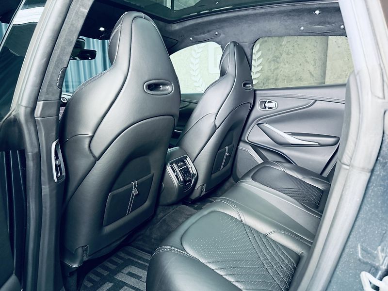 Aston Martin DBX (2021) 550*AIR*XENON.GREY*TOP - fotka 41 z 48