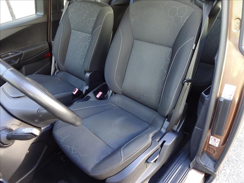 Ford B-MAX 1,0 i 74kW - fotka 17 z 47