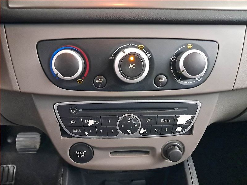 Renault Mégane (2009) 1.6 16V, po STK, jezdí výborně - fotka 14 z 15