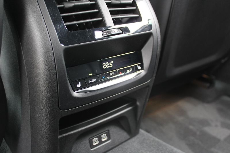 BMW X4 xDrive30d Mpaket - fotka 24 z 28