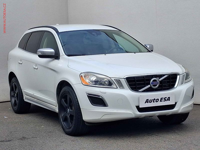 Volvo XC60 (2011) 2.4 D5 AWD, R-design - fotografie inzerátu