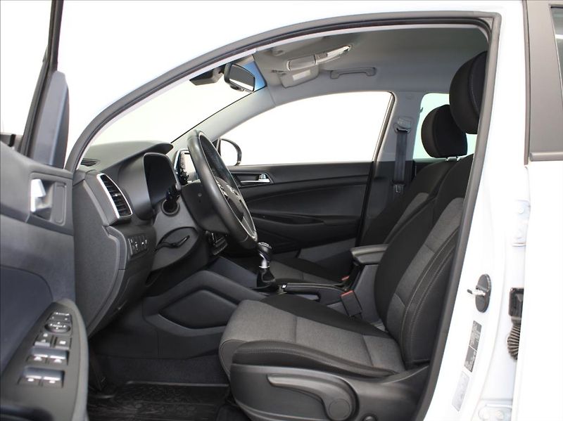 Hyundai Tucson 1,6 T-GDI 130kW 71tkm.2.maj.ČR - fotka 6 z 24