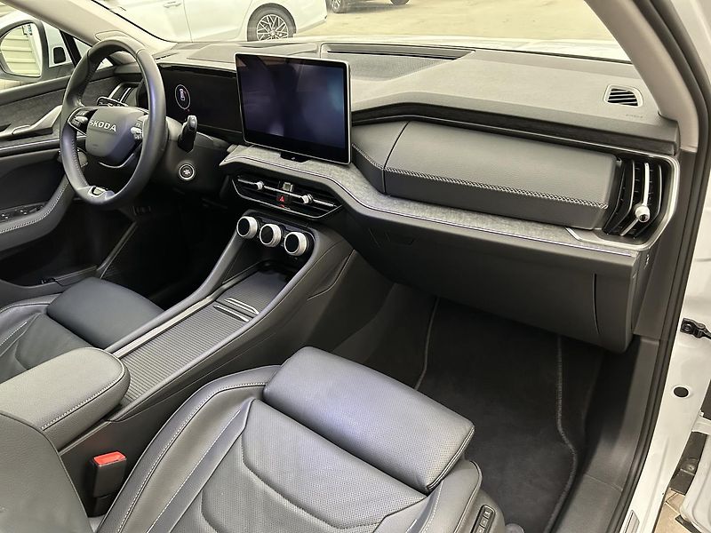Škoda Kodiaq 2.0 TSI 4x4 EXLUSIVE SELECTION - fotka 22 z 29