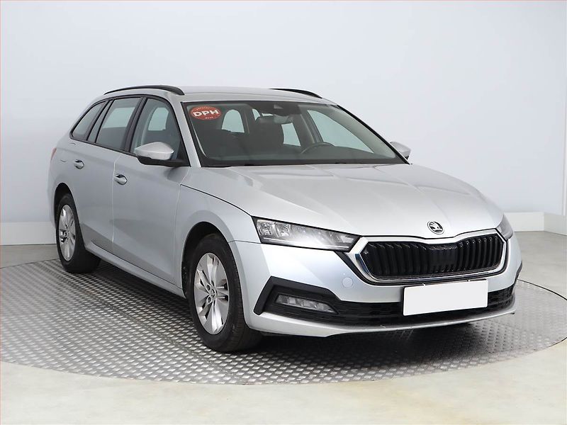Škoda Octavia (2022) Ambition 2.0 TDI, ČR,1.maj - fotografie inzerátu