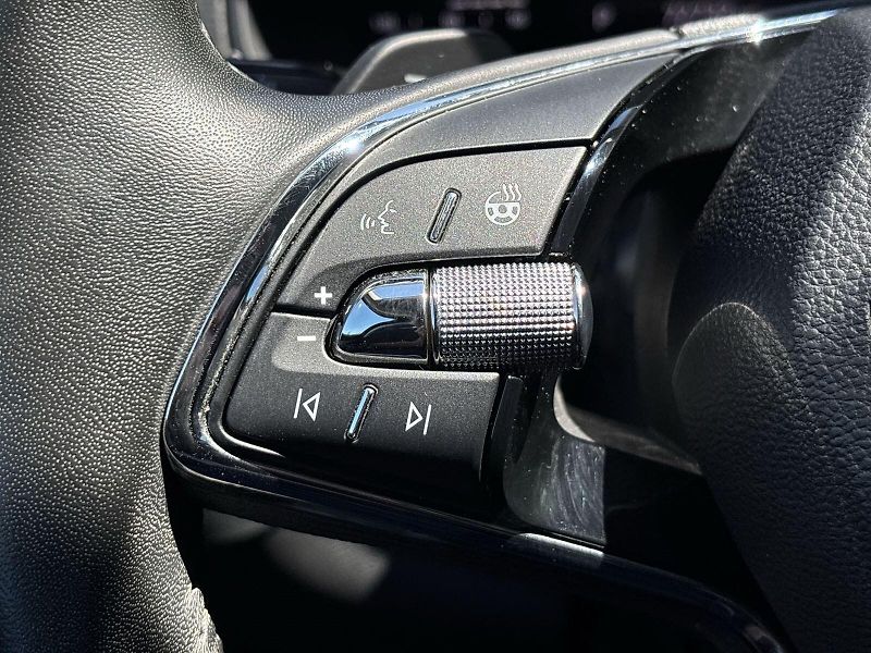 Škoda Karoq (2023) 1.5 TSI DSG Ambition - fotka 19 z 27