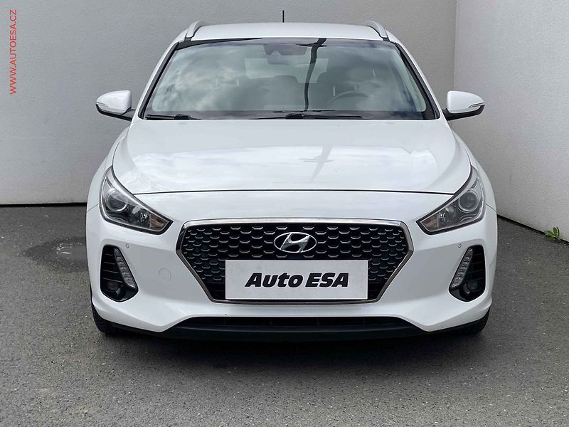 Hyundai i30 (2018) 1.0 T-GDI, 1.maj,ČR, Style - fotka 2 z 19