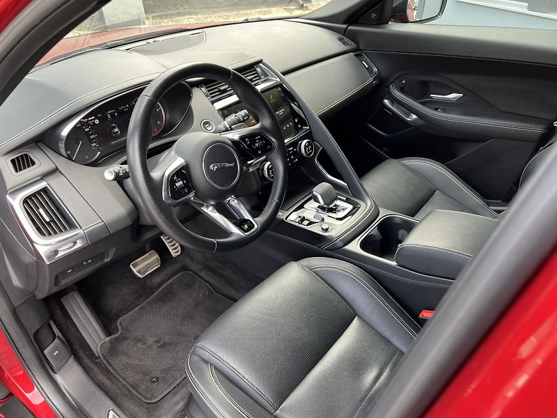 Jaguar E-Pace 2.0 D165 AWD R-DYNAMIC ZÁRUKA - fotka 6 z 22