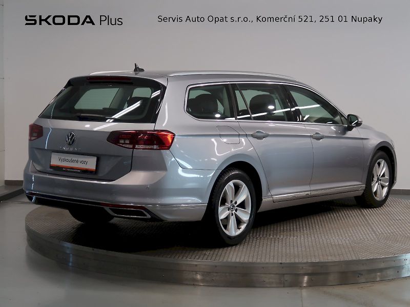 Volkswagen Passat (2022) ELEGANCE 2.0TDI EVO DSG - fotka 2 z 38