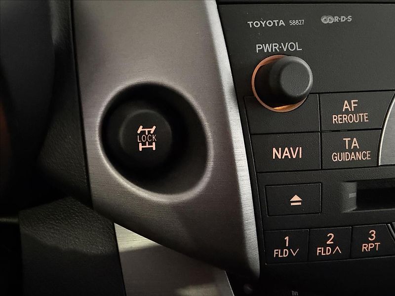 Toyota RAV4 2.2 D-4D 100kW ČR 1MAJITEL - fotka 20 z 32