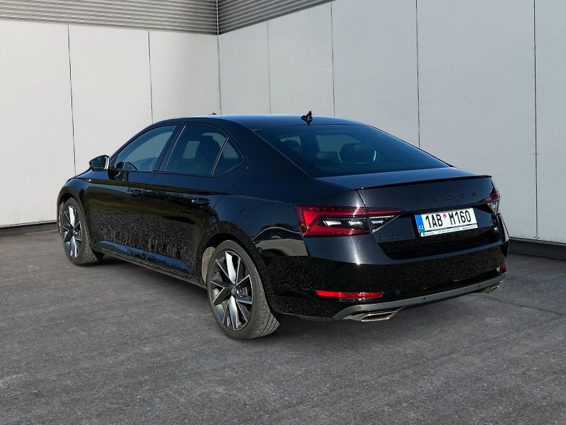 Škoda Superb (2024) SPORTLINE 2.0TSI 206kW DSG 4x4 - fotka 4 z 11