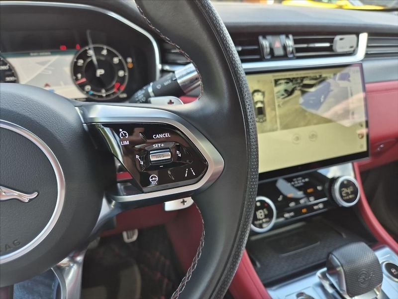 Jaguar F-Pace 5,0 V8 AWD SVR 405 kW - fotka 18 z 20