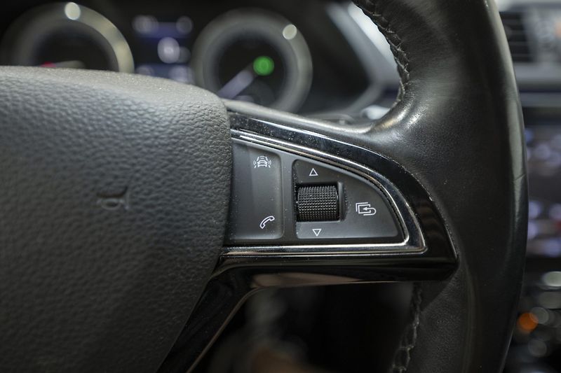 Škoda Superb 2.0 TDI 110 kW L&K - fotka 19 z 36