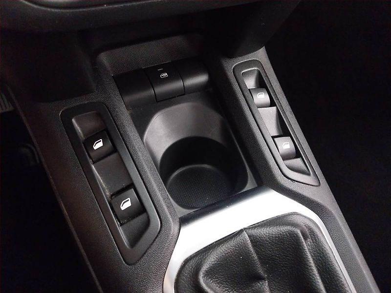 Citroën C-Elysée (2016) Exclusive 1.2 PureTech - fotka 15 z 17