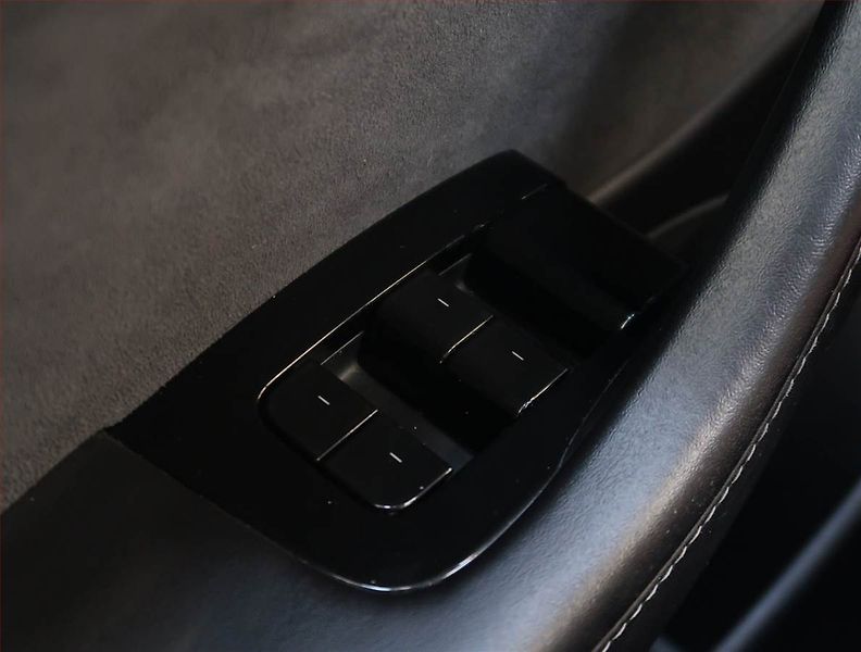 Tesla Model 3 (2019) Long Range 4WD 78kWh, SoH 75% - fotka 19 z 23
